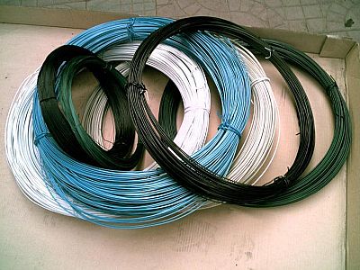PVC涂塑鐵絲產品的品種和顏色，可根據用戶需要訂制